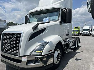 2019 Volvo VNL64T-300 - Day Cab