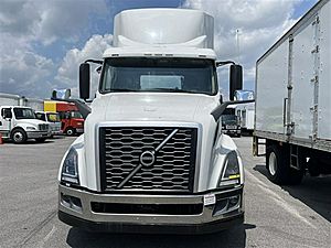 2019 Volvo VNL64T-300 - Day Cab