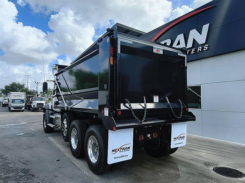 2026 Mack GR84B