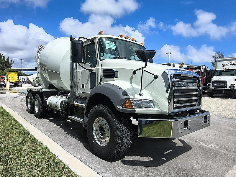 2026 Mack GR64B