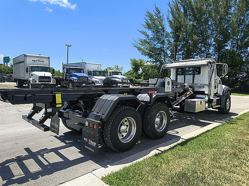 2026 Mack GR64F