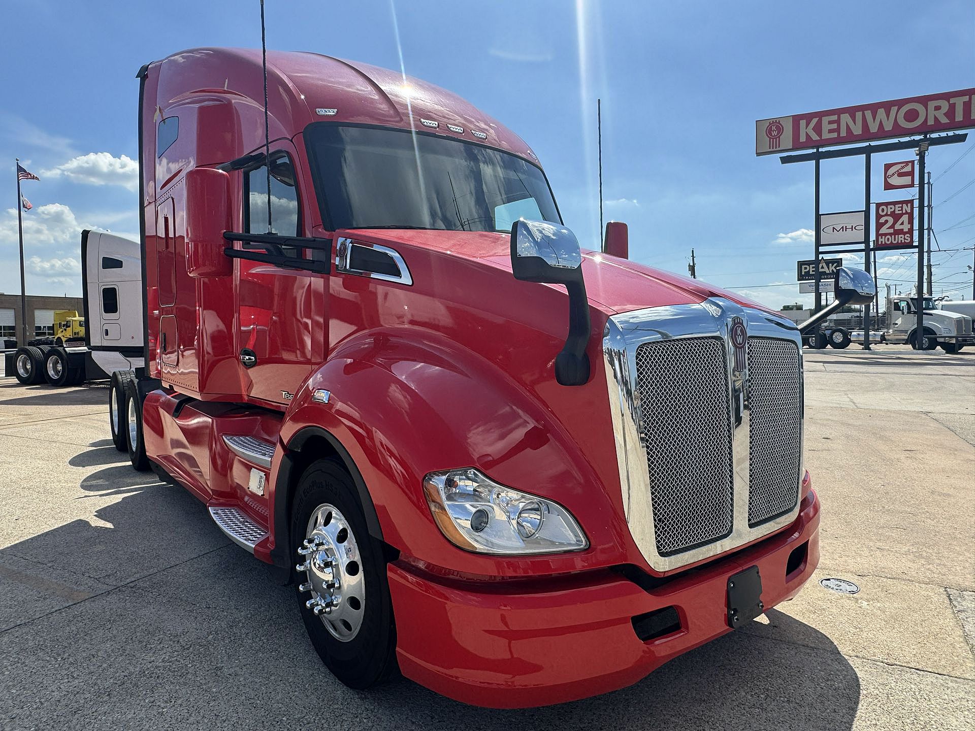 2021-kenworth-t680.8.jpg