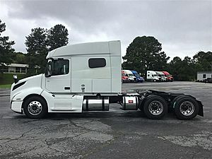 2019 Volvo VNL 740 - Sleeper Truck