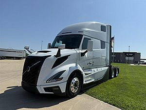 2026 Volvo VNL 860 - Sleeper Truck