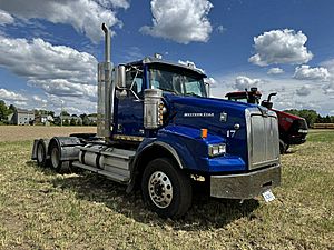 2014 Western Star 4900SB - Day Cab