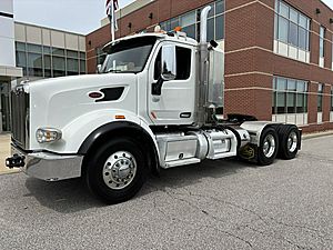 2017 Peterbilt 567 - Day Cab