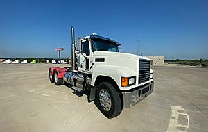 2018 Mack Pinnacle CHU613 - Day Cab