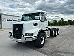 2026 Volvo VHD84B300