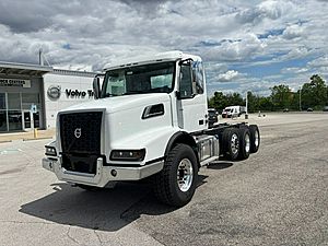 2026 Volvo VHD84B300