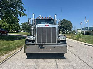 2019 Peterbilt 389 - Day Cab