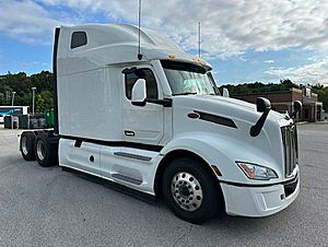 2023 Peterbilt 579 - Sleeper Truck