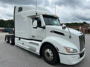 2023 Peterbilt 579 - Sleeper Truck