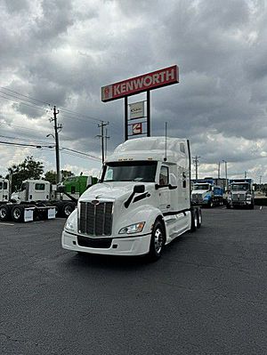 2023 Peterbilt 579 - Sleeper Truck