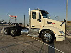 2019 Peterbilt 579 - Day Cab