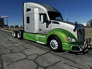 2021 Kenworth T680 - Sleeper Truck