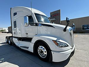 2023 Kenworth T680 - Sleeper Truck