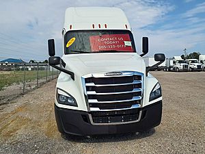 2020 Freightliner Cascadia - Sleeper Truck