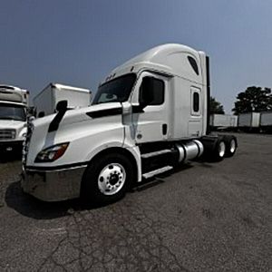 2019 Freightliner Cascadia - Sleeper Truck