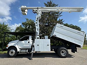2015 Ford F750 - Bucket Truck