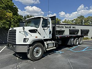 2016 Freightliner 108SD - Flatbed
