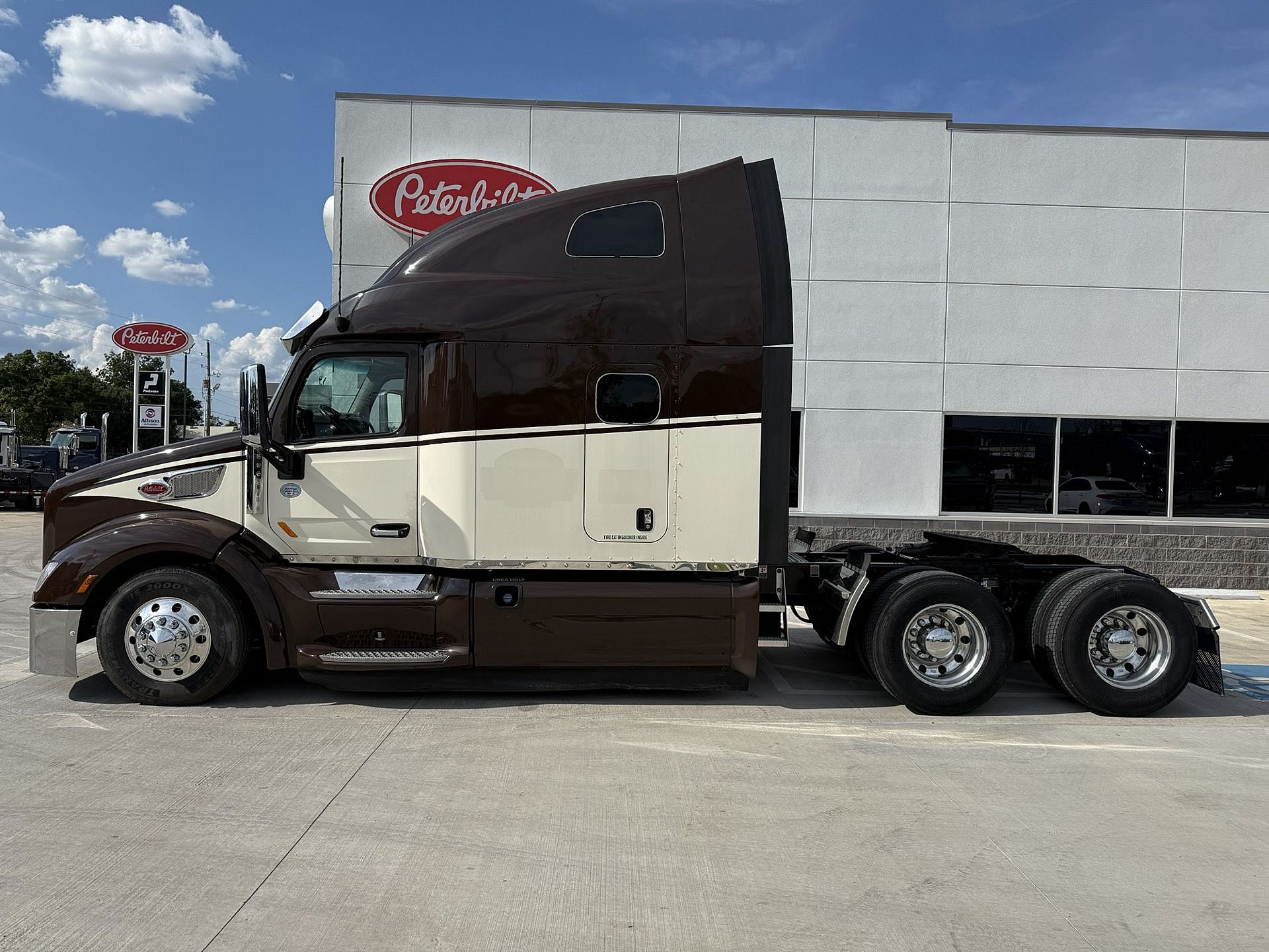 トーン 2022 2022 Peterbilt 579 For Sale | 80