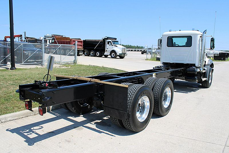 2026 Mack GR64B