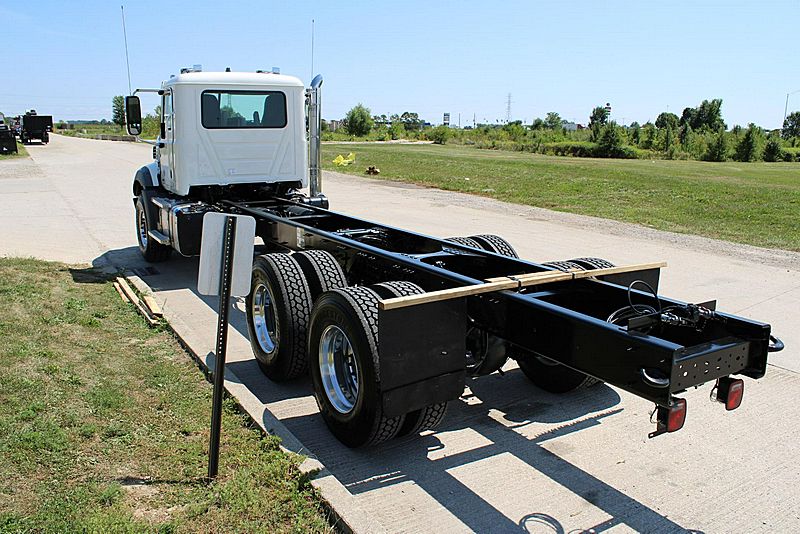 2026 Mack GR64B