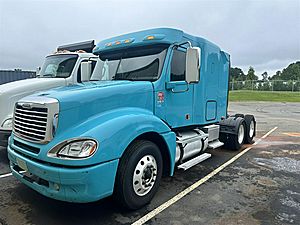 2020 Freightliner Columbia - Sleeper Truck