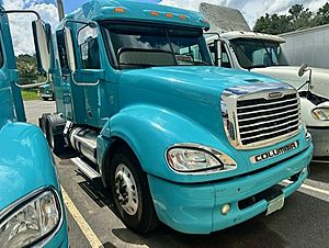 2020 Freightliner Columbia - Sleeper Truck