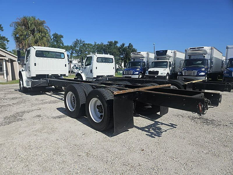 2020 Freightliner M2 106