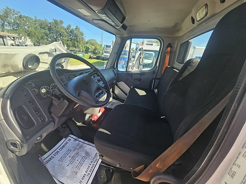 2020 Freightliner M2 106