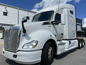 2022 Kenworth T680 - Sleeper Truck