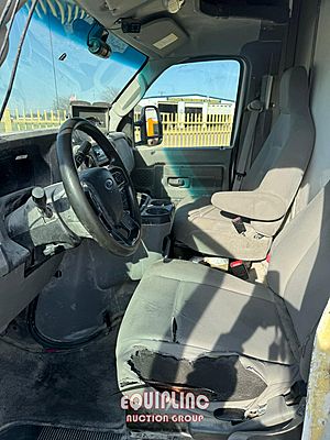 2022 Ford E350