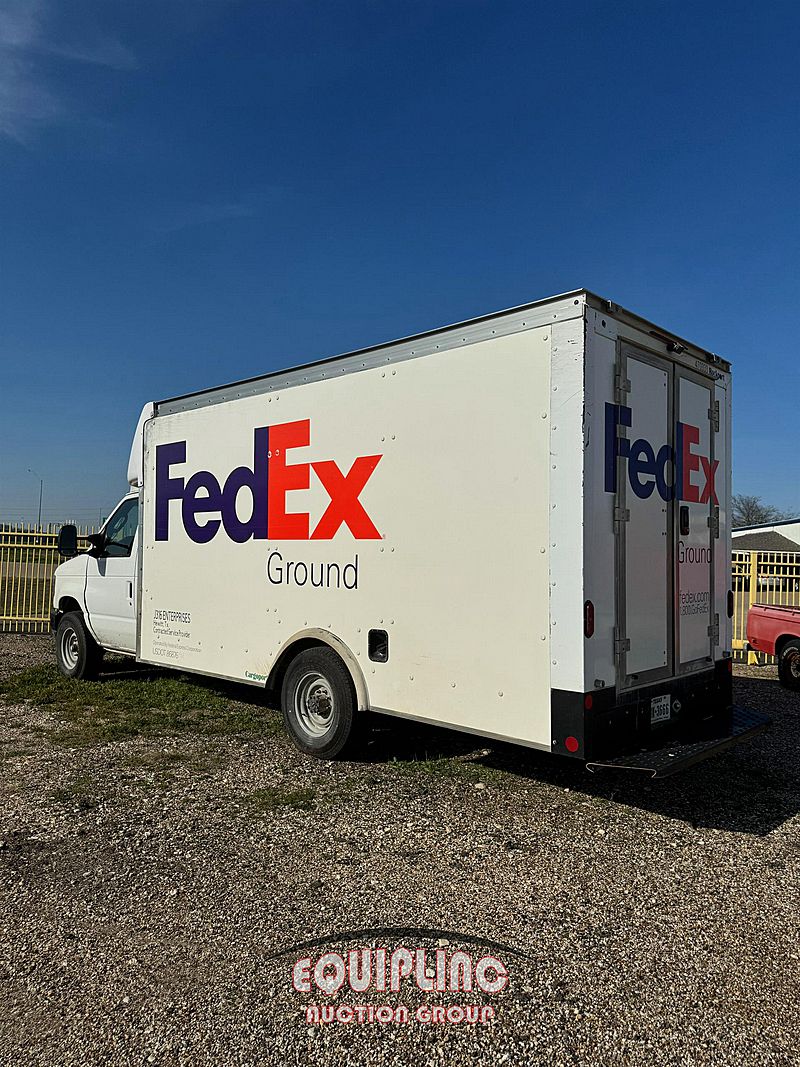 2022 Ford E350