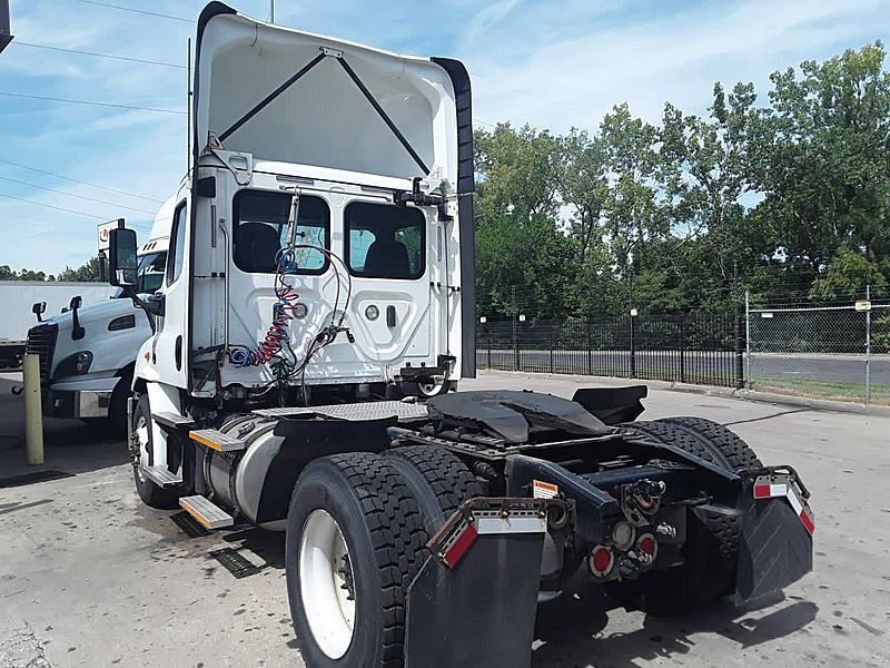 2018 Freightliner CASCADIA 113