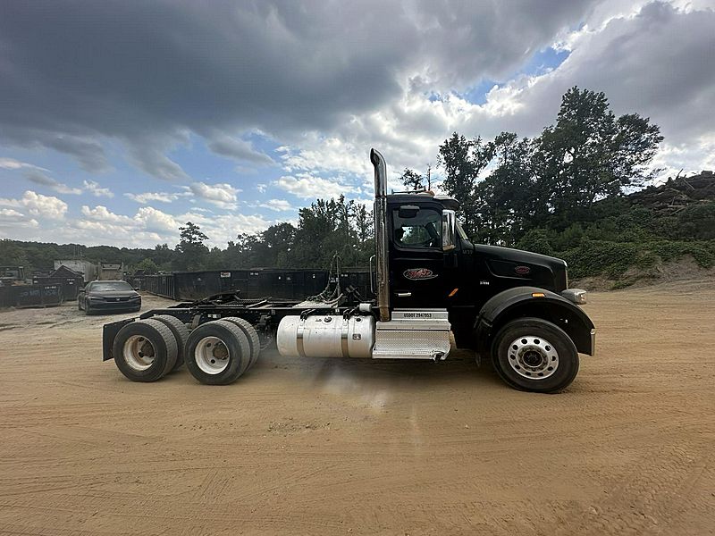 2021 Peterbilt 567