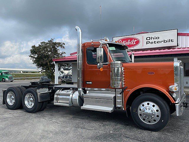 2026-peterbilt-589.2.jpg