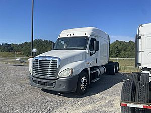 2018 Freightliner Cascadia 125 - Sleeper Truck