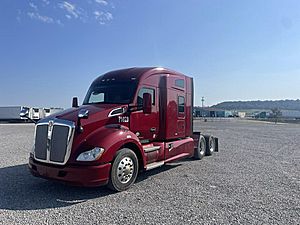 2017 Kenworth T680 Aerodyne - Sleeper Truck