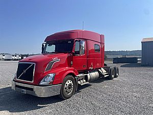 2018 Volvo VNL740 - Sleeper Truck