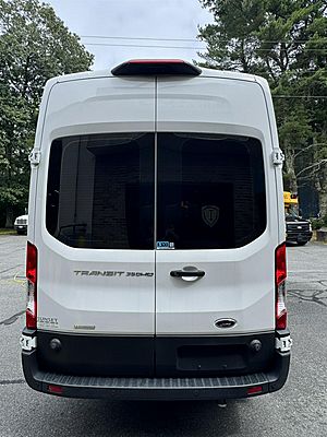 2024 Ford Transit 8+0