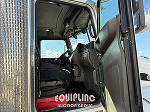 2011 Peterbilt 384