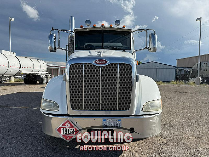 2011 Peterbilt 384