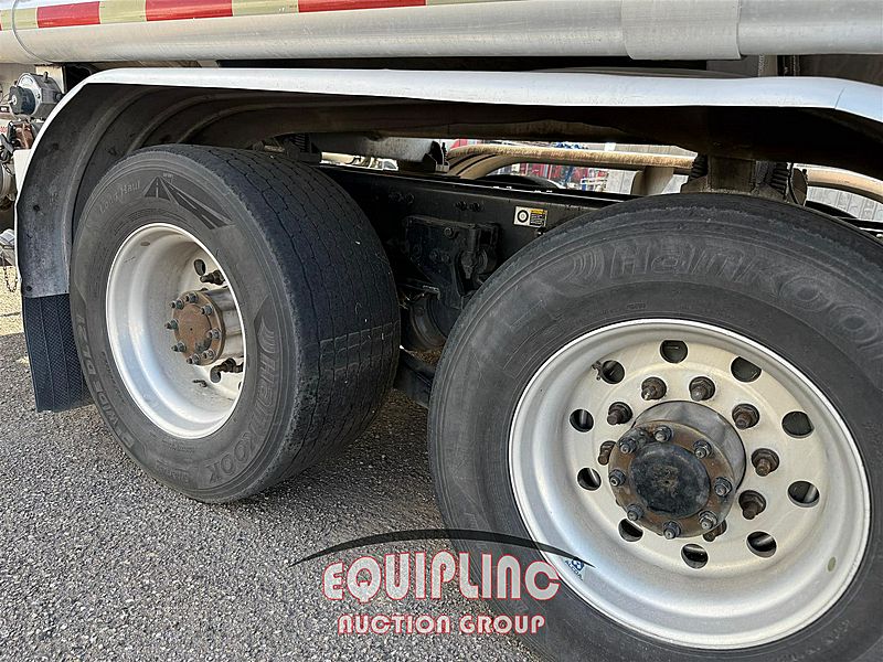 2011 Peterbilt 384