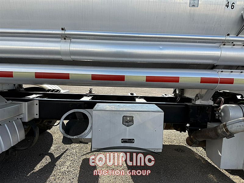2011 Peterbilt 384