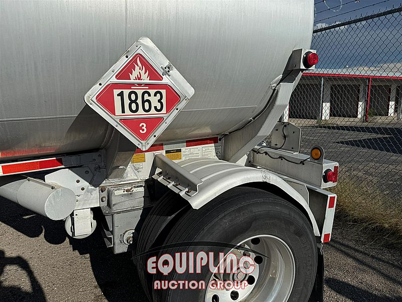 2011 Peterbilt 384