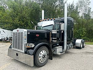 2000 Peterbilt 379EXHD - Sleeper Truck