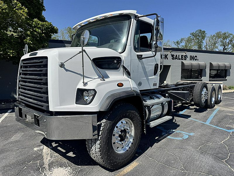 2016 Freightliner 108SD