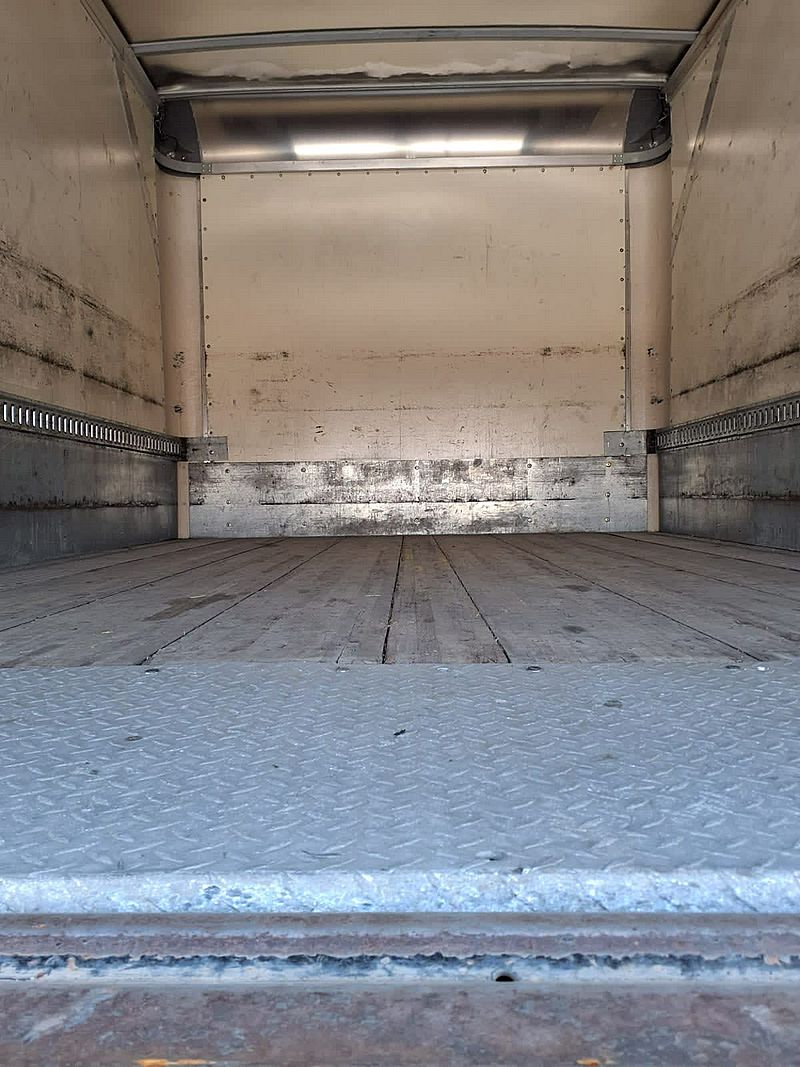 2021 Freightliner M2 106