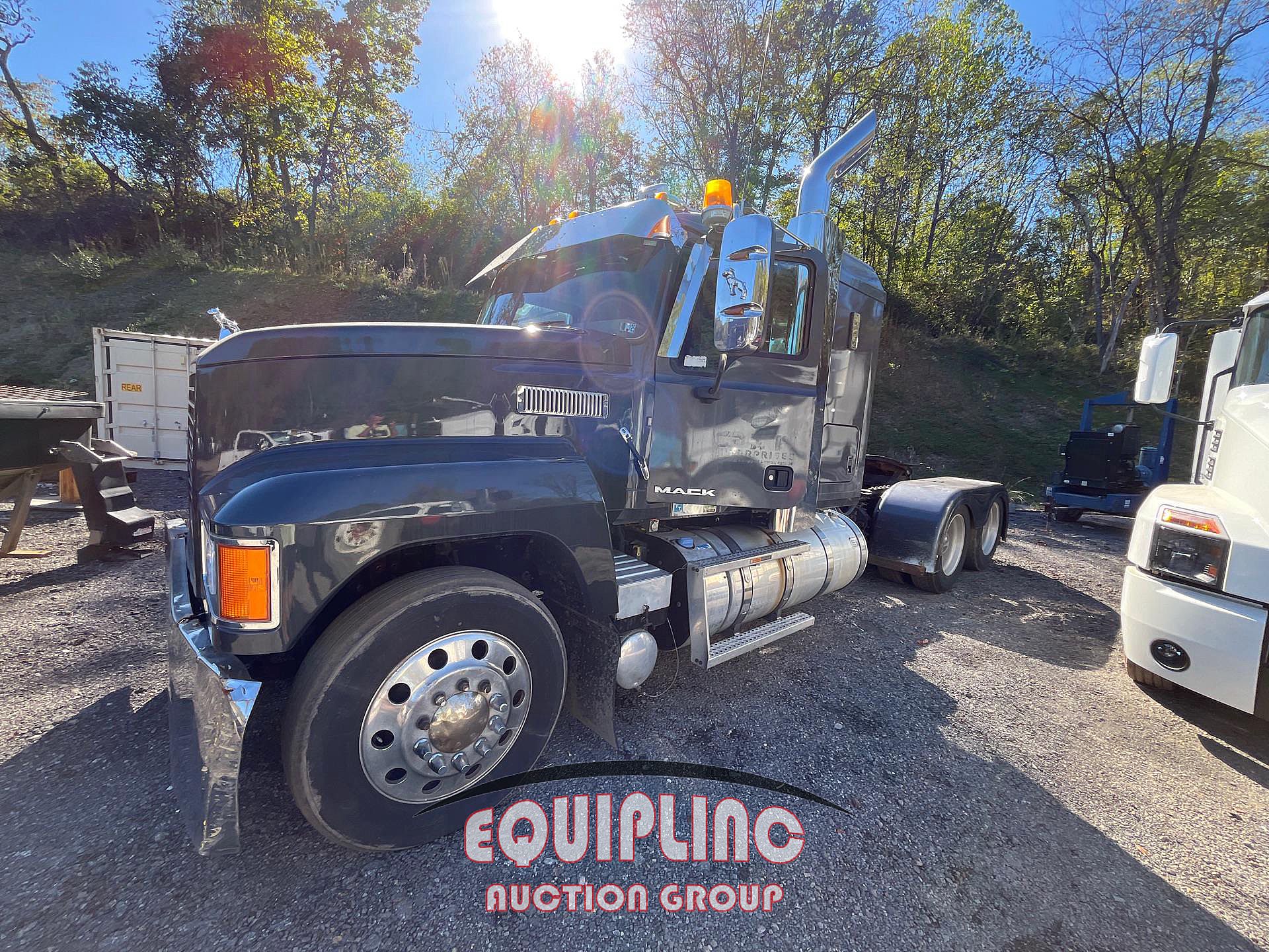 ●KING J MACK 2017-mack-chu613.1.jpg